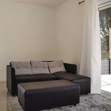 Сasa de vacaciones Two-bedroom Holiday In Figari *