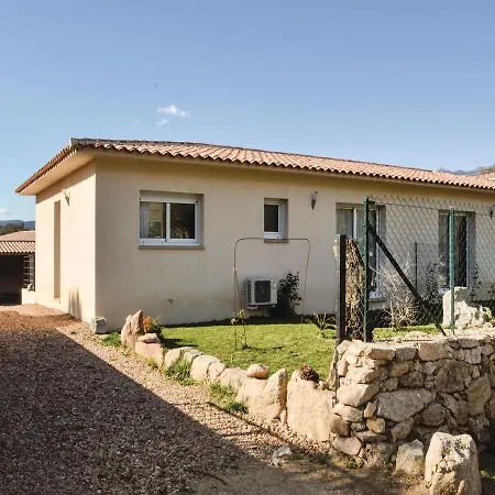 Сasa de vacaciones Two-bedroom Holiday In Figari *